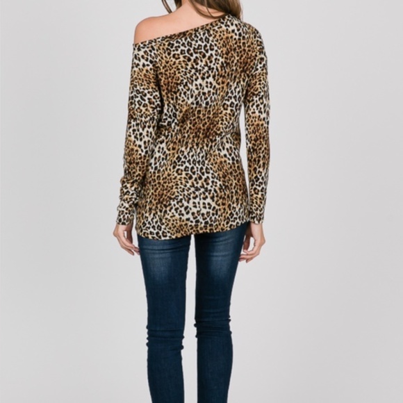 Leopard Print Knot Sweater Top - Picture 5 of 9